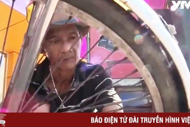 Người sửa xe đạp miễn phí suốt 10 năm tại Đà Nẵng