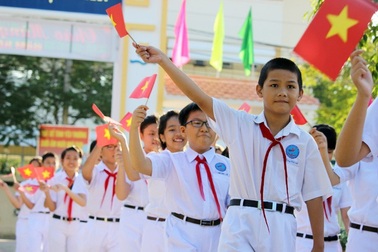 Xúc động về cô giáo chủ nhiệm trẻ tuổi của con