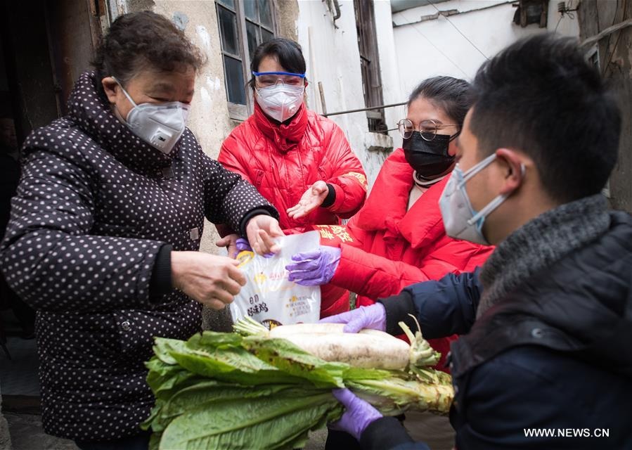 Vũ Hán “gõ cửa” từng nhà, kiểm soát người nhiễm virus như thời chiến - 8 Vũ Hán “gõ cửa” từng nhà, kiểm soát người nhiễm virus như thời chiến - 8