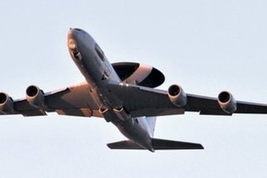 Mỹ, NATO tăng cường sức ép lên Crimea