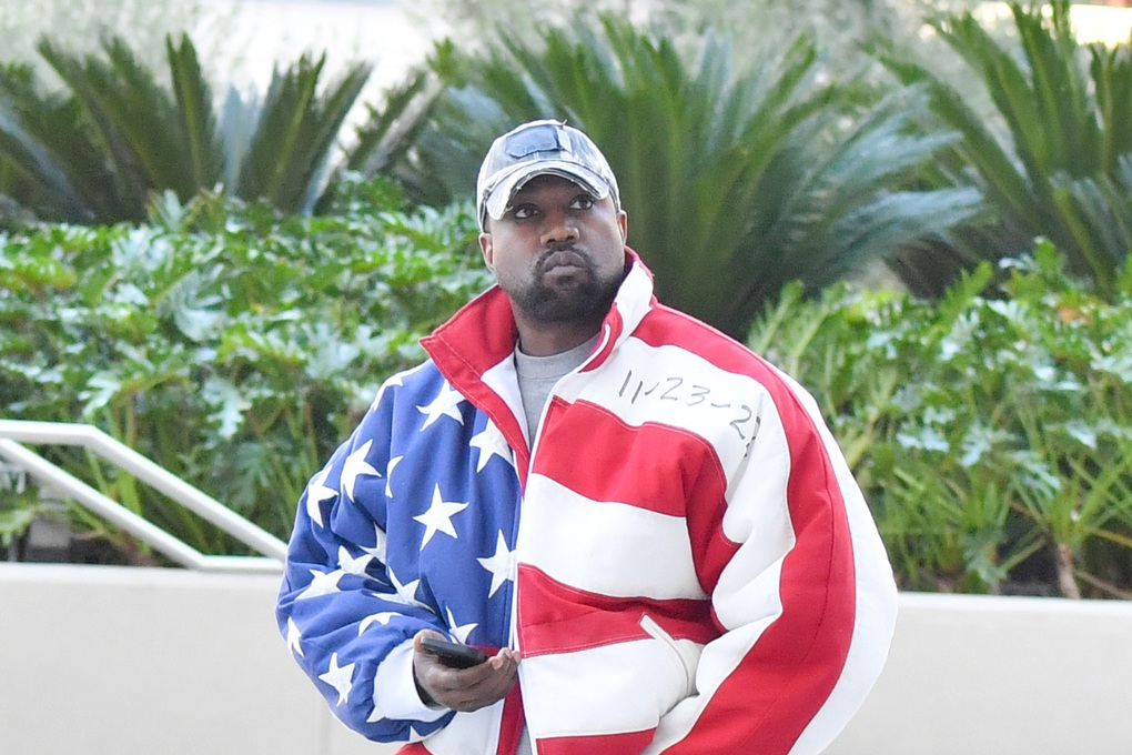 Vừa tuyên bố tranh cử tổng thống Mỹ, Kanye West đối mặt loạt khó khăn - 2 Vừa tuyên bố tranh cử tổng thống Mỹ, Kanye West đối mặt loạt khó khăn - 2