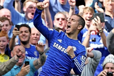 Eden Hazard hoàn tất cú đúp giải thưởng ở Premier League