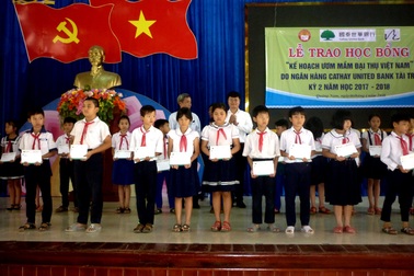 Hội Khuyến học Quảng Nam cấp 950 suất học bổng đến học sinh hiếu học