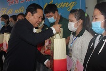 Phấn đấu để người lao động nào cũng có Tết