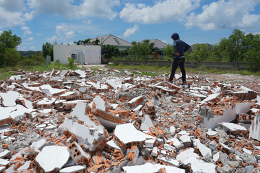 Hiện trường cưỡng chế 79 căn biệt thự xây dựng trái phép ở Phú Quốc