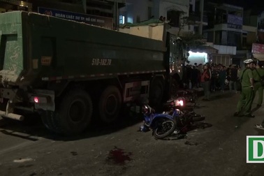 Nhân chứng bàng hoàng kể lại khoảnh khắc xe ben tông hàng loạt xe máy