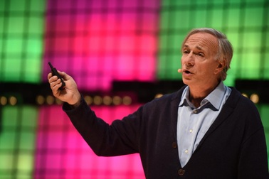 Lời khuyên của tỷ phú Ray Dalio về vàng, bitcoin trước áp lực trái phiếu Mỹ