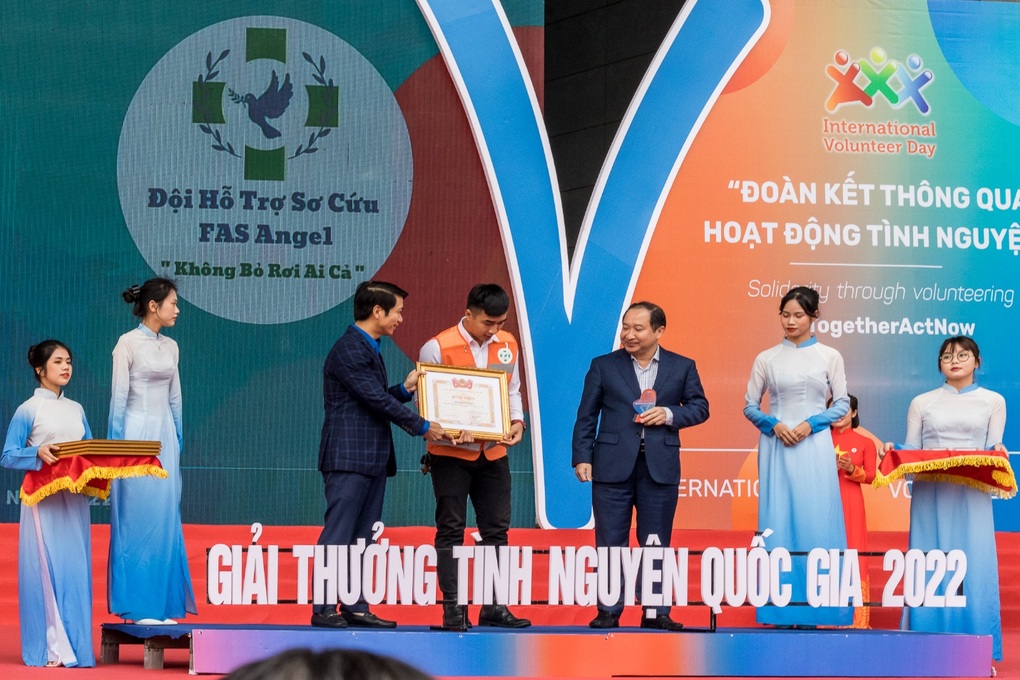 Trao giải thưởng Tình nguyện quốc gia 2022 - 1 Trao giải thưởng Tình nguyện quốc gia 2022 - 1
