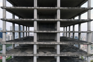 VICEM tính chi thêm hơn 1.000 tỷ đồng để hoàn thiện tòa tháp trơ khung