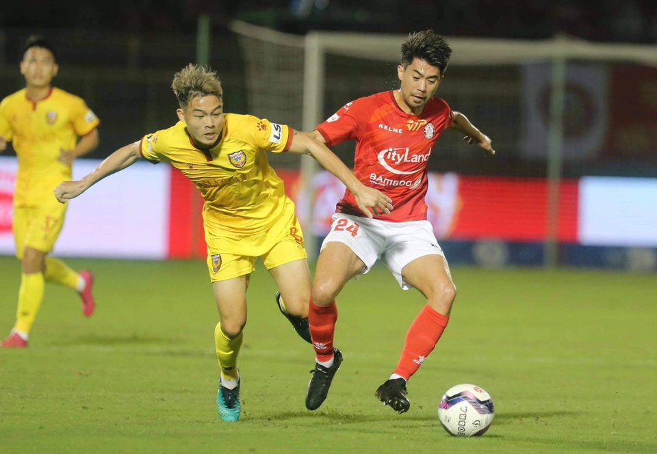 Lee Nguyễn đá chính, CLB TPHCM thắng trận đầu tay ở V-League - 3 Lee Nguyễn đá chính, CLB TPHCM thắng trận đầu tay ở V-League - 3