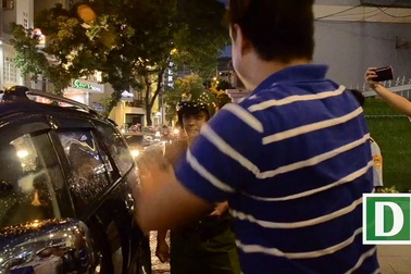 Ông Đoàn Ngọc Hải bị người dân phản ứng quyết liệt khi dẹp vỉa hè (Phần 2)