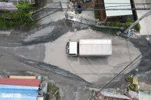 TPHCM: Chính quyền nói gì về con đường ngập nửa năm nước chưa rút?