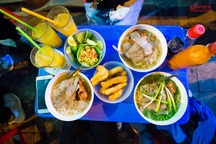 Nhiều quán phở vỉa hè ở Việt Nam được Michelin ghi danh "quán ngon, giá rẻ"