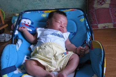 Đứa con trai đáng thương của người lính biển 