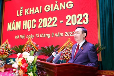 Chủ tịch Quốc hội dự lễ khai giảng của Học viện Quốc phòng