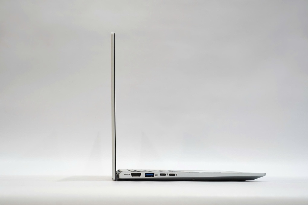 Acer Swift Go 14 AI 2025 - エレガントなデザインと卓越したパフォーマンス - 3 Acer Swift Go 14 AI 2025 - Thiết kế thanh lịch và hiệu năng vượt trội - 3