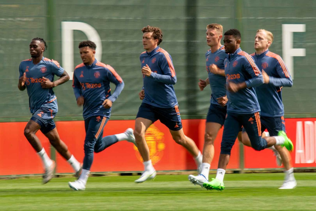 Triều đại Ten Hag ở Man Utd chính thức bắt đầu - 18 Triều đại Ten Hag ở Man Utd chính thức bắt đầu - 18