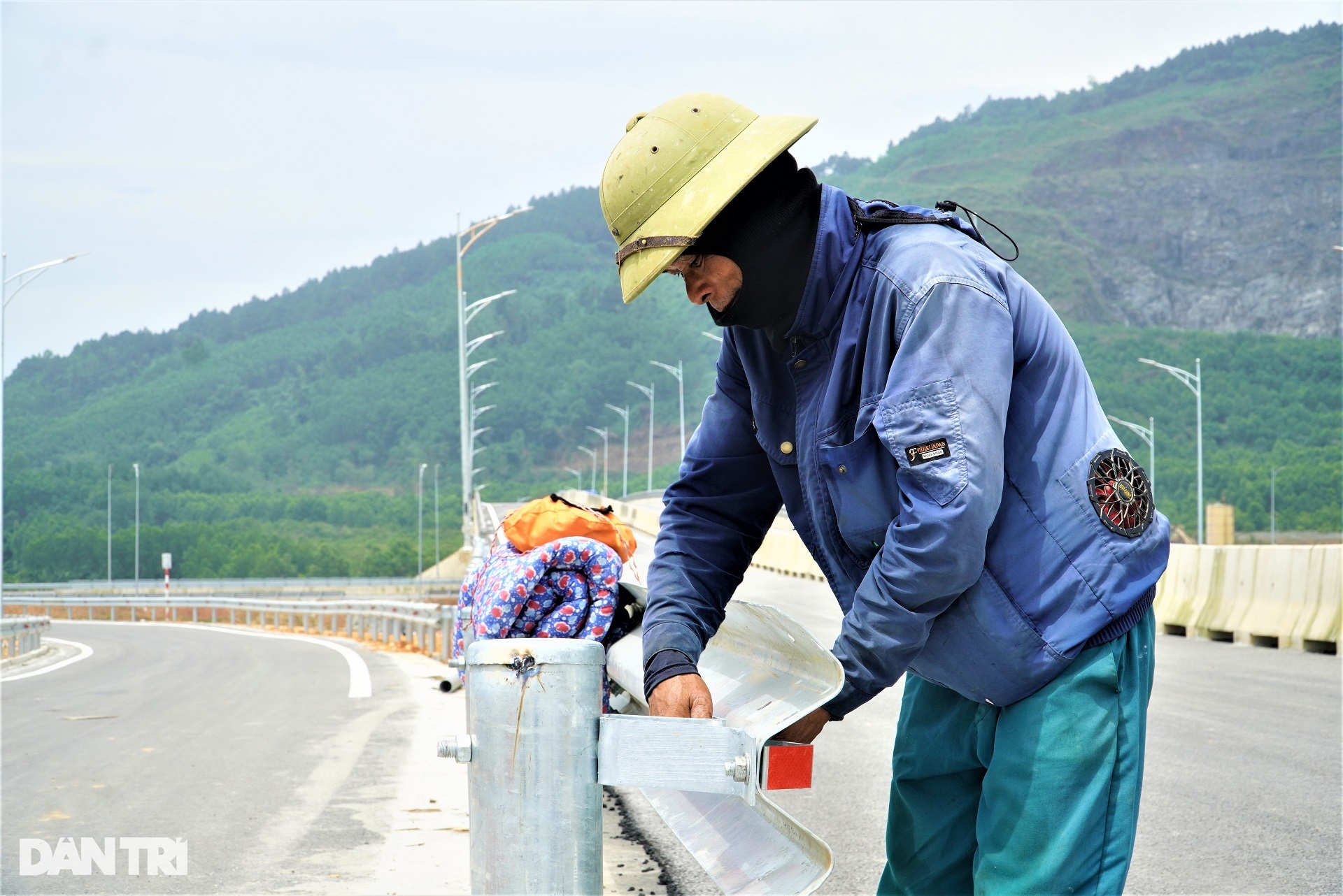 Toàn cảnh cao tốc kết nối đến phía nam Hà Tĩnh, nhiều đoạn xuyên đồi - 7 Toàn cảnh cao tốc kết nối đến phía nam Hà Tĩnh, nhiều đoạn xuyên đồi - 7