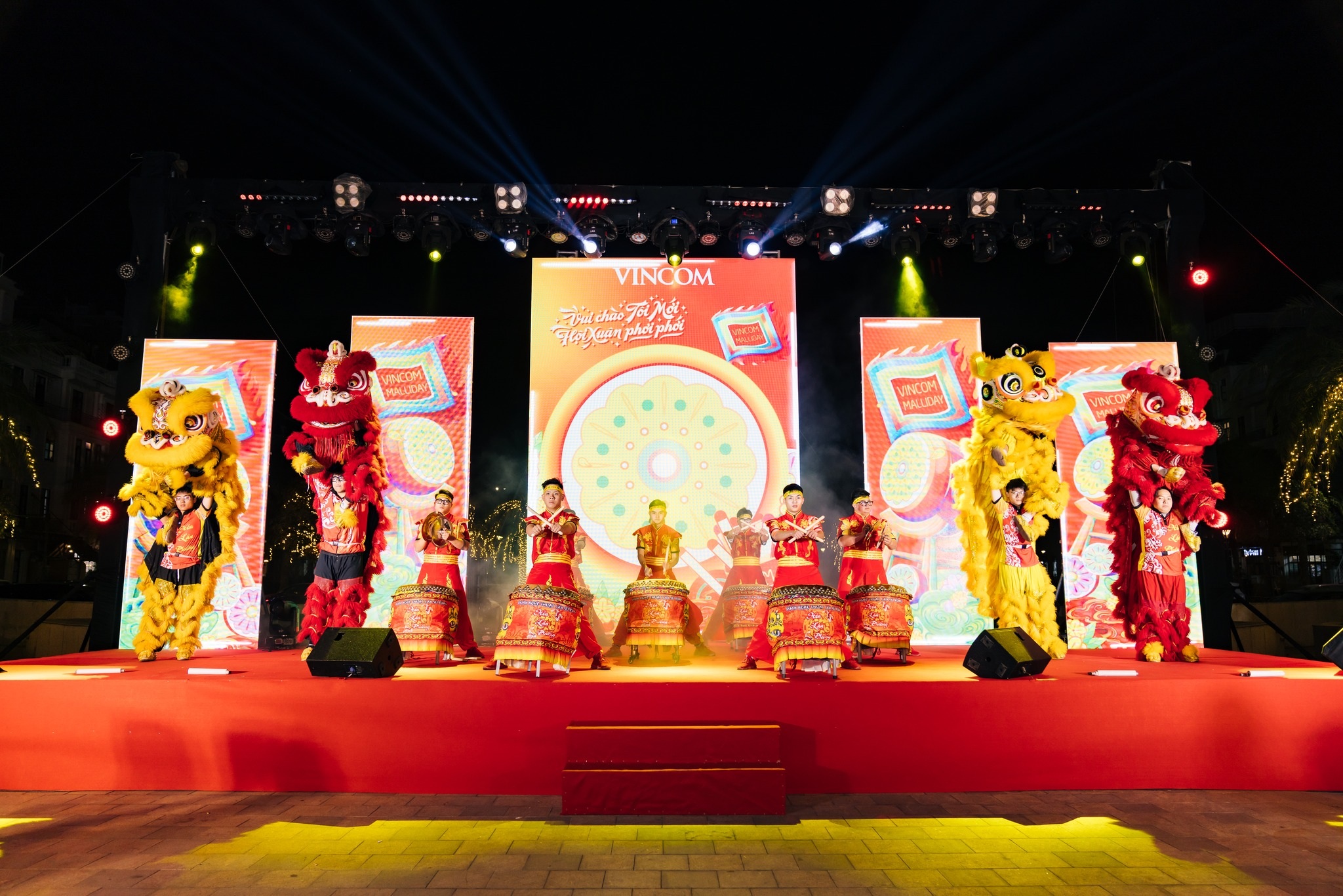 ស្វាគមន៍ឆ្នាំពស់ឆ្នាំ 2025 នៅ Vincom: ស្វាគមន៍ខ្ញុំថ្មី - ពិធីបុណ្យនិទាឃរដូវដ៏រីករាយ - 6 Đón Tết Ất Tỵ 2025 tại Vincom: Vui chào tôi mới - Hội Xuân phơi phới - 6