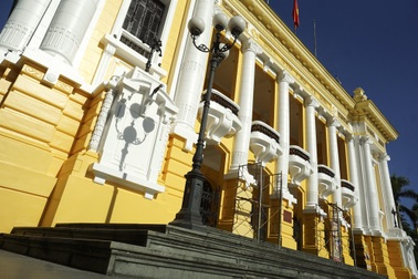 Bộ VHTT&DL thông tin về việc “sơn Nhà hát Lớn”