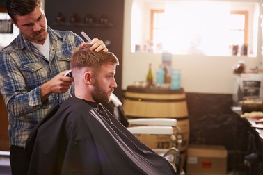 Nên cắt tóc mấy ngày trước một sự kiện quan trọng trong đời?