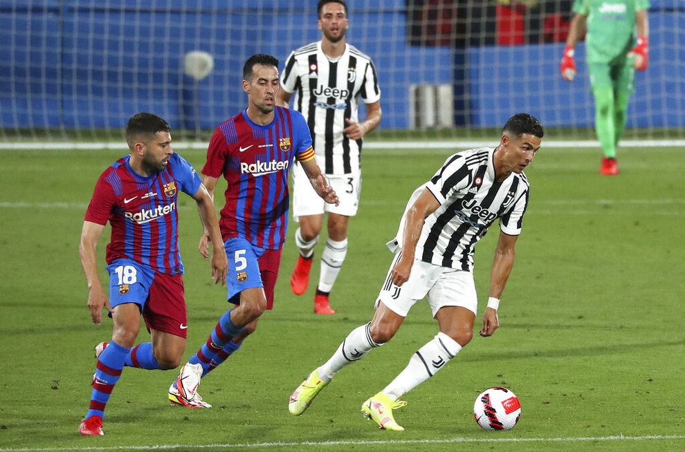 Tiết lộ bất ngờ về phản ứng của Messi khi bị Barcelona ruồng bỏ - 2 Tiết lộ bất ngờ về phản ứng của Messi khi bị Barcelona ruồng bỏ - 2