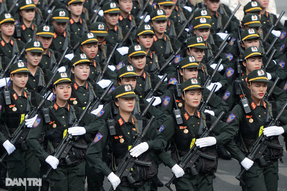 Ngắm Lễ diễu binh hùng tráng, rộn ràng đường phố Thủ đô dịp Quốc khánh 2015 - 35 Ngắm Lễ diễu binh hùng tráng, rộn ràng đường phố Thủ đô dịp Quốc khánh 2015 - 35