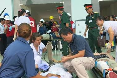 Diễn tập cứu trợ thảm họa y tế biển đảo trên tàu bệnh viện của Hải quân Hoa Kỳ