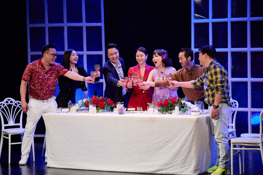 Đạo diễn Nhà hát Tuổi trẻ kể những khó khăn khi dựng Người lạ hoàn hảo - 1 Đạo diễn Nhà hát Tuổi trẻ kể những khó khăn khi dựng Người lạ hoàn hảo - 1