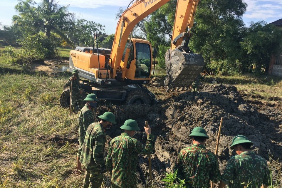 Sư đoàn 968 tìm kiếm, cất bốc 40 hài cốt liệt sĩ ở chiến khu Ba Lòng - 2 Sư đoàn 968 tìm kiếm, cất bốc 40 hài cốt liệt sĩ ở chiến khu Ba Lòng - 2