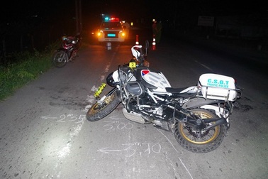 Sau cuộc nhậu, tài xế "thông chốt" tông CSGT ngã xuống đường