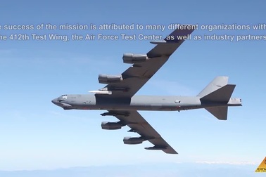 Video “pháo đài bay” B-52 lần đầu mang tên lửa siêu thanh uy lực của Mỹ