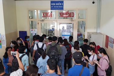 Phi công người Anh nhiễm Covid tại Buddha phải chạy tim phổi nhân tạo