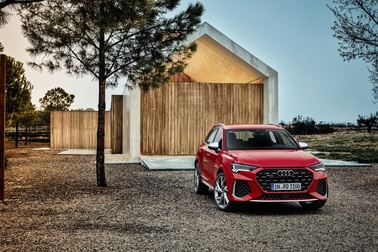 Audi Q3 RS quyết đấu GLA 45 với động cơ 400 mã lực