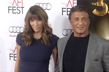 Sylvester Stallone & Jennifer Flavin đẹp đôi trên thảm đỏ