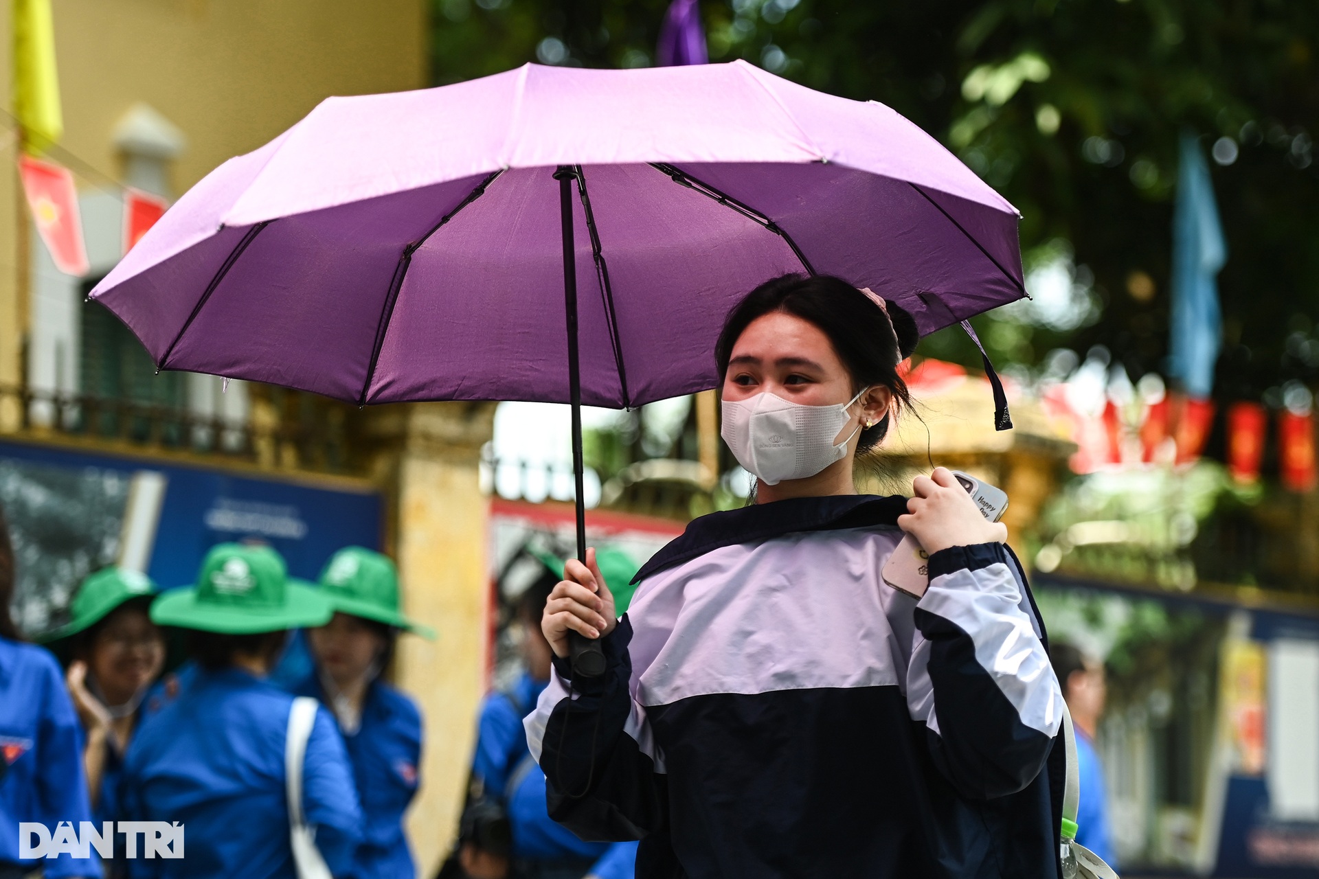 Thi tốt nghiệp THPT 2025: Thí sinh tự do hồi hộp trước chuyến đò cuối - 2 Thi tốt nghiệp THPT 2025: Thí sinh tự do hồi hộp trước chuyến đò cuối - 2