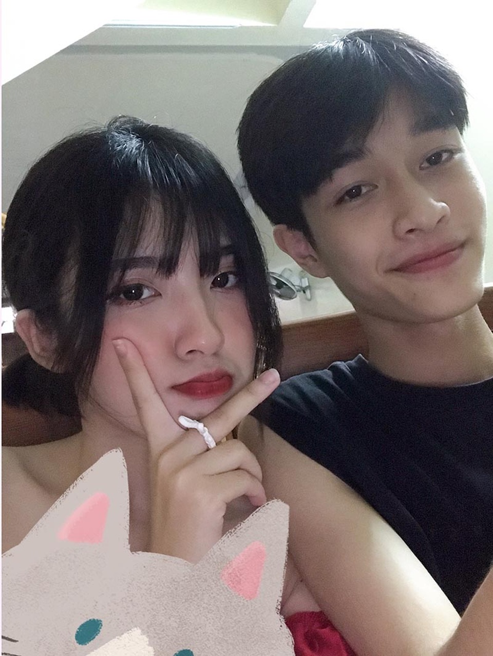 Chuyện tình “chị ơi, anh yêu em” của cặp đôi phải lòng từ ánh mắt đầu - 5 Chuyện tình “chị ơi, anh yêu em” của cặp đôi phải lòng từ ánh mắt đầu - 5