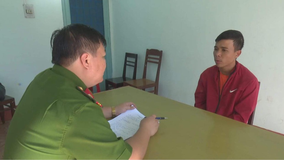 Bám theo người vừa rút tiền ở ngân hàng, trộm 200 triệu đồng - 1 Bám theo người vừa rút tiền ở ngân hàng, trộm 200 triệu đồng - 1