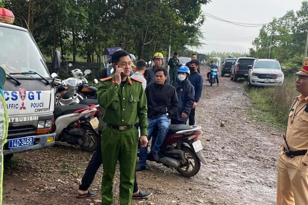 Đôi vợ chồng tử vong trong xe ô tô ở Quảng Ninh - 1 Đôi vợ chồng tử vong trong xe ô tô ở Quảng Ninh - 1