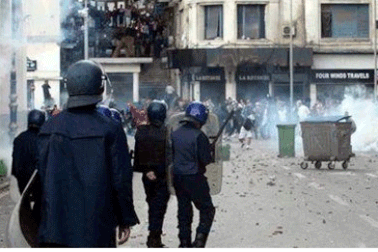 Làn sóng phản đối Charlie Hebdo bùng phát ở nhiều nơi