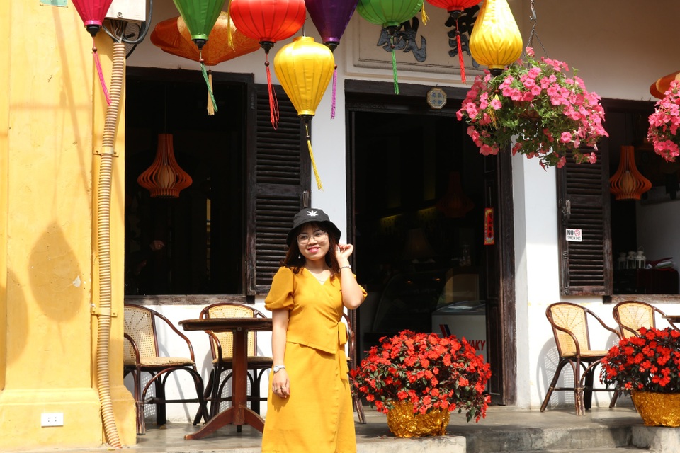 Du khách “xúng xính” check-in Hội An những ngày đầu năm mới - 10