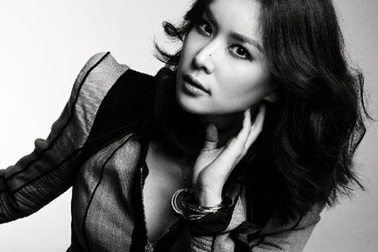 Vợ tương lai của Jang Dong Gun ấn tượng với đen và trắng