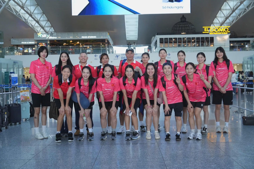 Vietnamesische Frauen-Volleyballmannschaft kommt in Thailand an, bereit für das Weltturnier - 2 Đội tuyển bóng chuyền nữ Việt Nam sang Thái Lan, sẵn sàng cho giải thế giới - 2