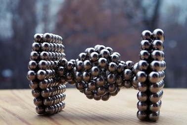 Bé gái thủng 4 chỗ trong ruột vì nuốt bi nam châm đồ chơi