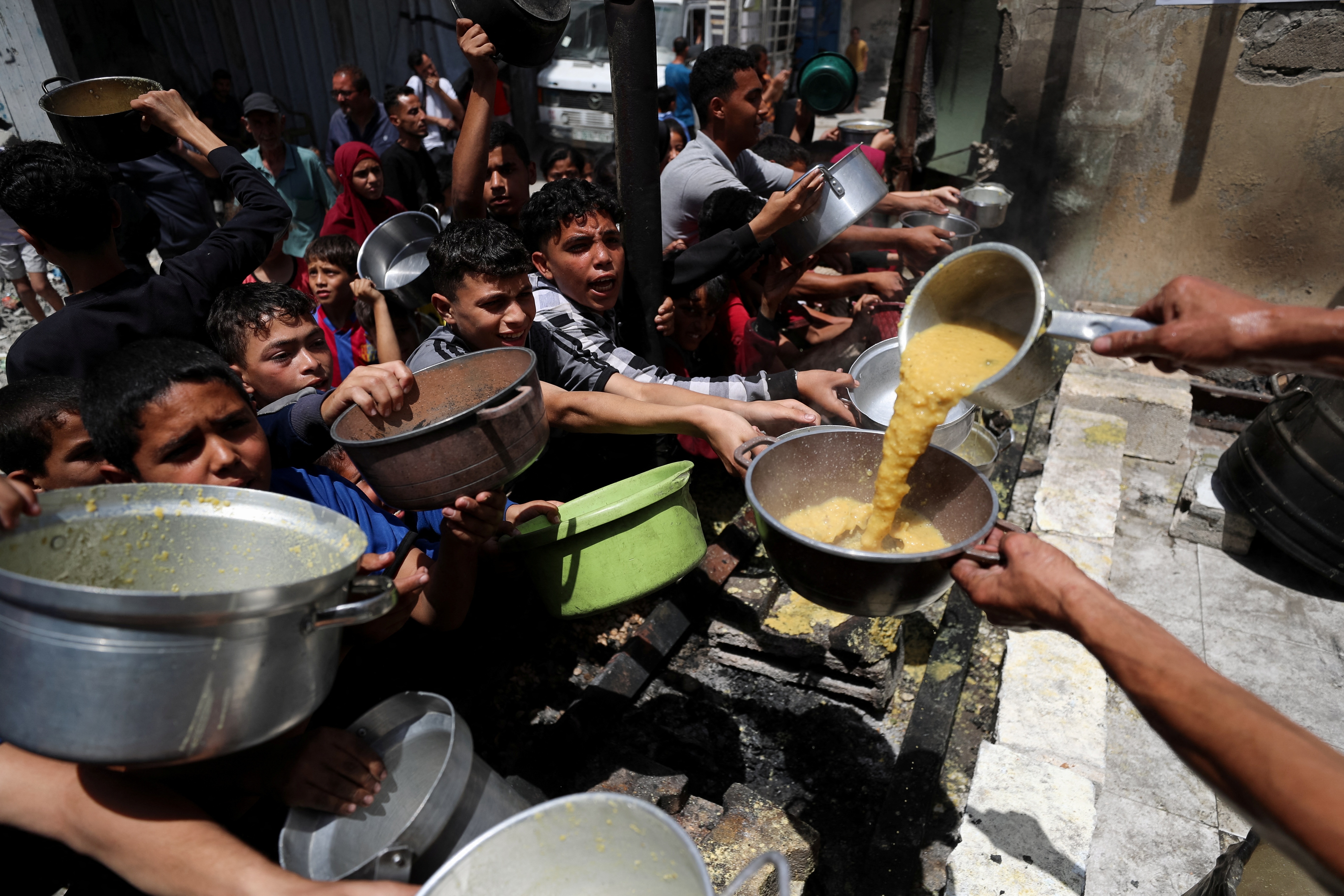 Israel tuyên bố sẽ kiểm soát toàn bộ Dải Gaza - 1