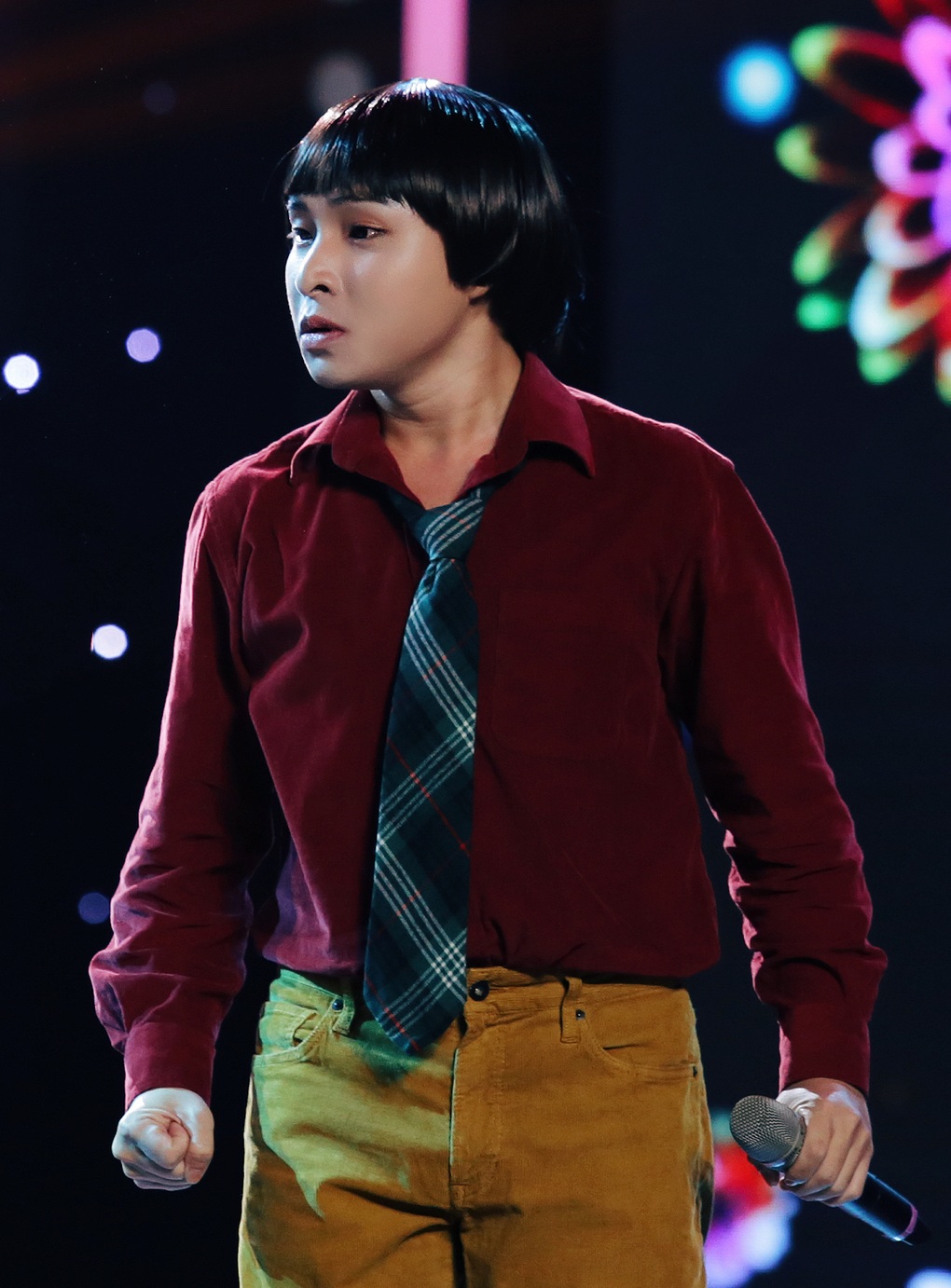 Trương Trần Anh Duy để mái ngố, tái hiện đám cưới xưa khuấy động sân khấu - 1