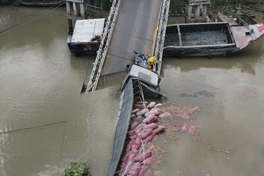 Sở GTVT Đồng Tháp thông tin nhanh vụ sập cầu do quá tải trọng