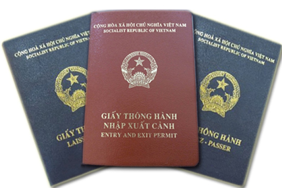 Bộ Công an: Mẫu hộ chiếu gắn chíp điện tử, chống nguy cơ làm giả - 2 Bộ Công an: Mẫu hộ chiếu gắn chíp điện tử, chống nguy cơ làm giả - 2