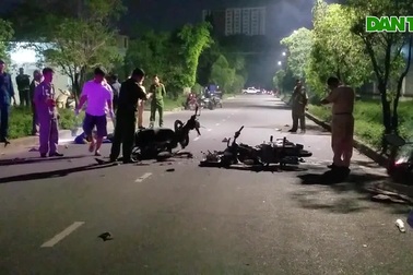 Hai xe máy tông trực diện, 2 người chết, 1 người nguy kịch