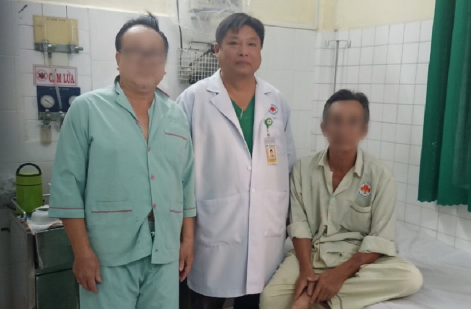 Dậy sớm đi uống cà phê trong thời tiết lạnh cụ ông đột ngột gục giữa đường - 3 Dậy sớm đi uống cà phê trong thời tiết lạnh cụ ông đột ngột gục giữa đường - 3
